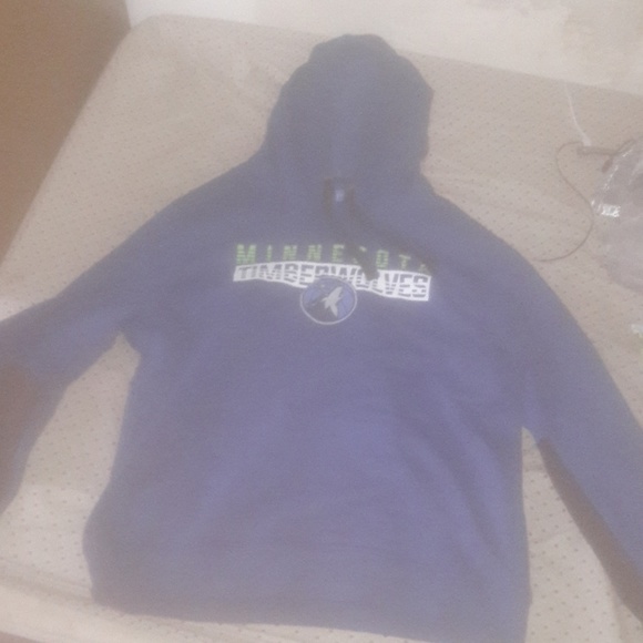 Minnesota timberwolfves sweatshirt - Picture 1 of 2